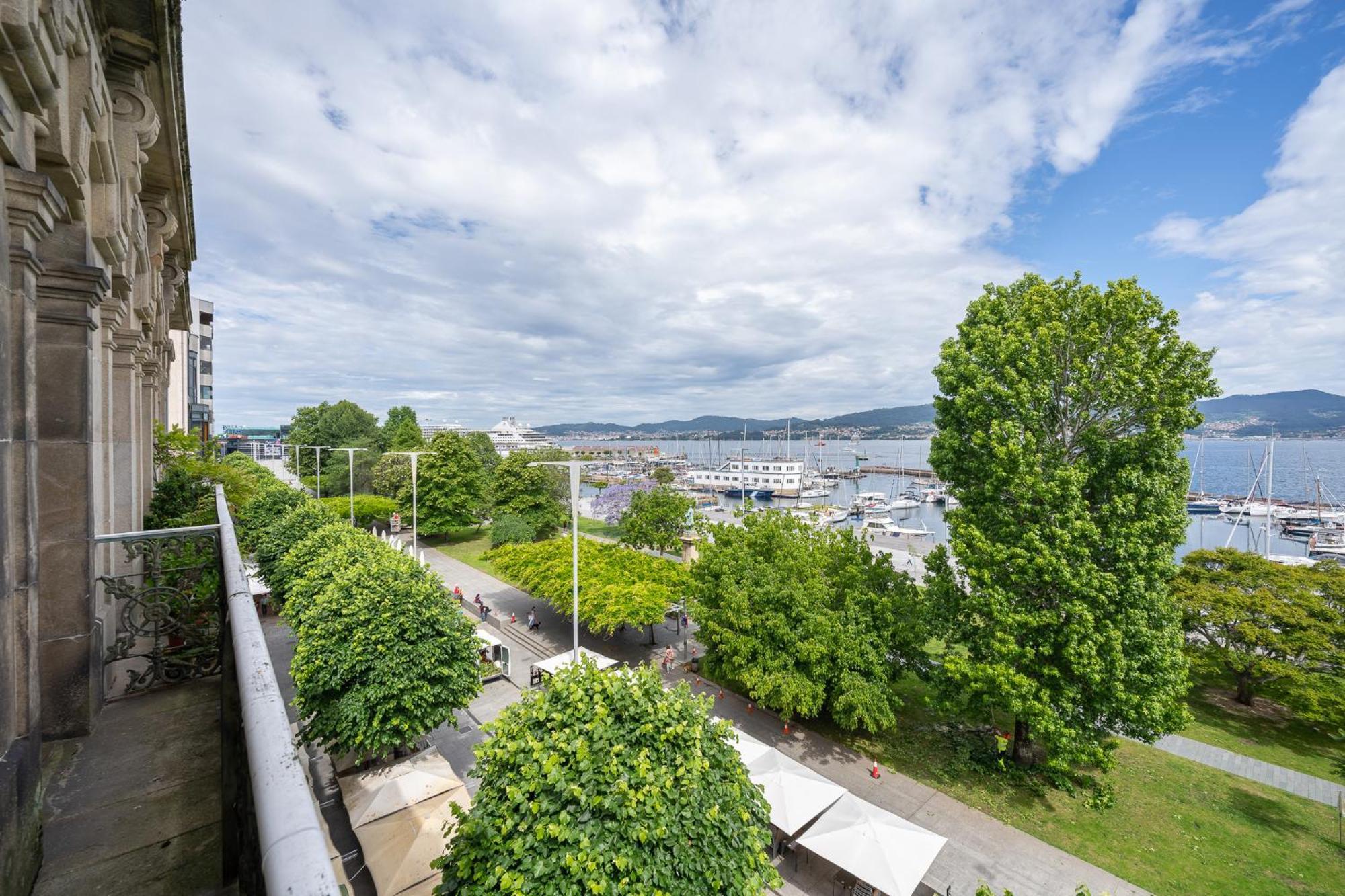 Vistas Al Nautico Y Paseo Maritimo De Vigo Apartment Luaran gambar